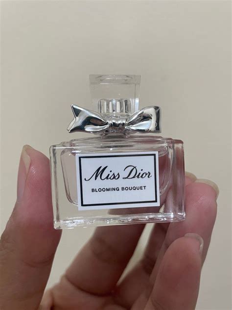 miss dior absolutely blooming 5ml|Dior blooming bouquet vs absolutely.